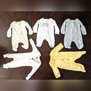 5 Newborn Gender Neutral Sleepers
